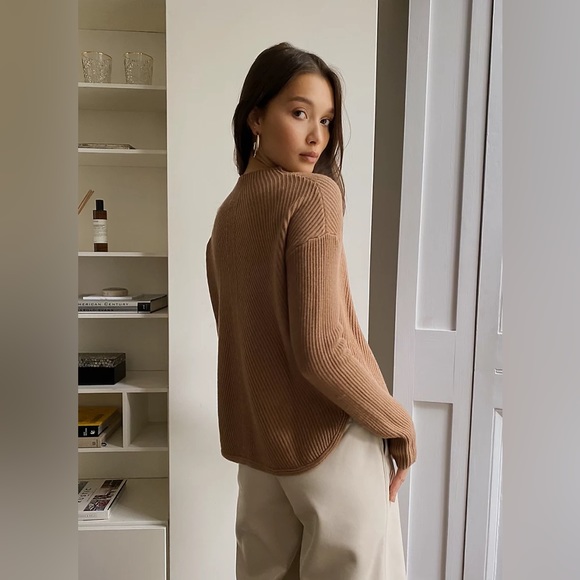 Aritzia Babaton Chalmers sweater - Picture 2 of 10